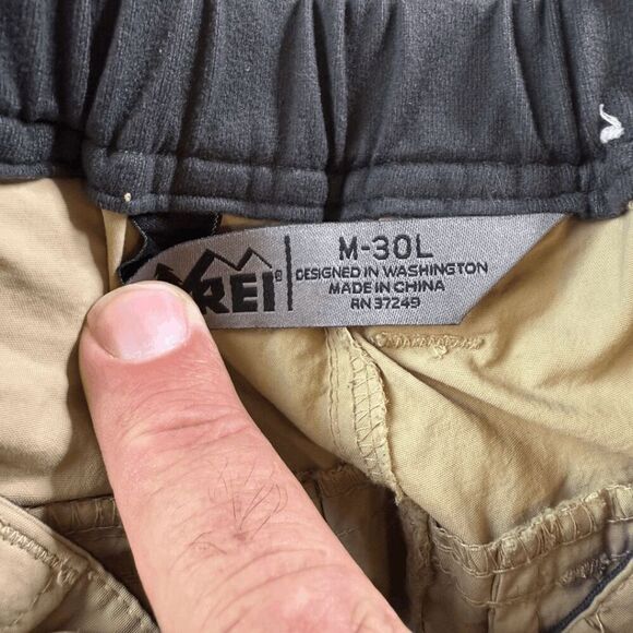 REI Co-op Mens Sahara Nylon Relaxed Outdoor Hiking Cargo Shorts Beige Sz Medium - Picture 3 of 6